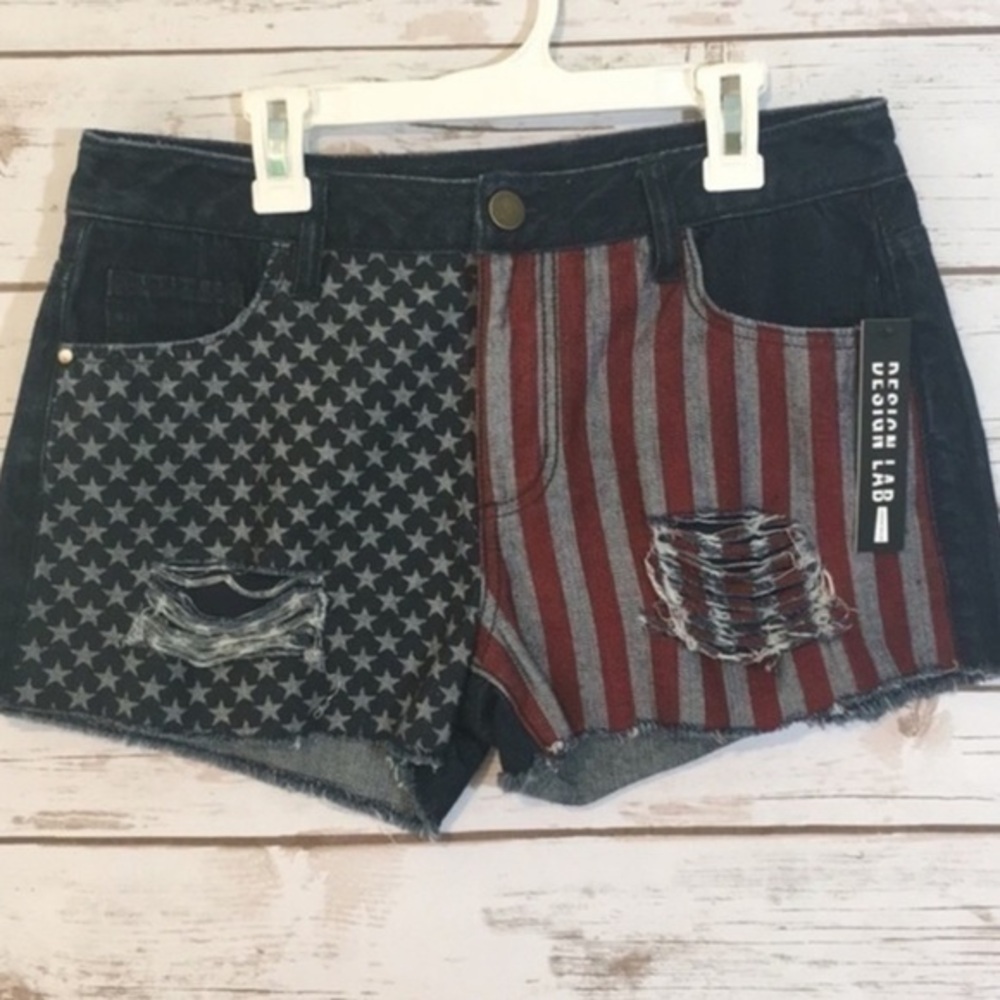 Design Lab Americana Jean Shorts Denim
Distressed Blue Red White Flag Trendy NWT